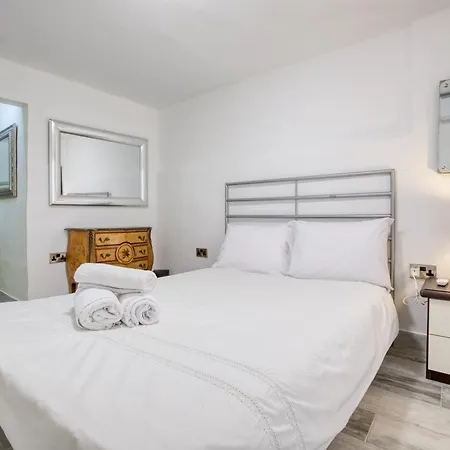 شقة A Beautiful Charming In The Heart Of By 360 Estates *