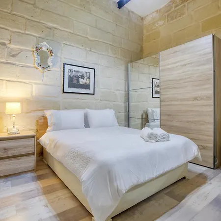 A Beautiful Charming In The Heart Of By 360 Estates Apartment Sliema