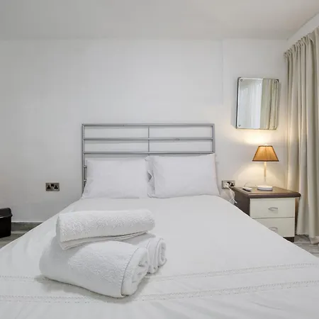 Апартаменты A Beautiful Charming In The Heart Of By 360 Estates *